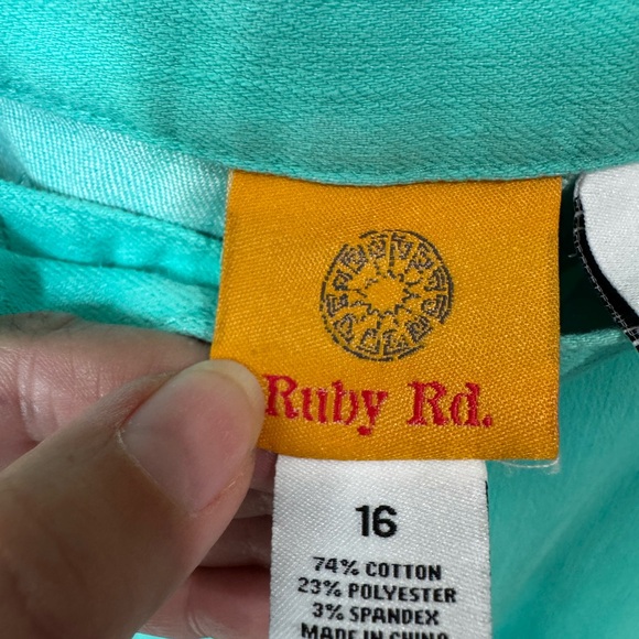 💎Ruby Rd. Turquoise Beaded Capris, 16💎 - Picture 7 of 7